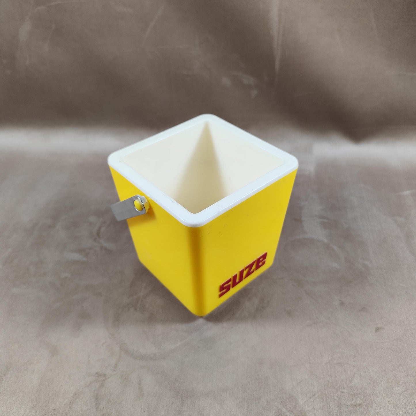 RARE Seau à glaçons en plastique jaune Suze Made in France vintage 1970