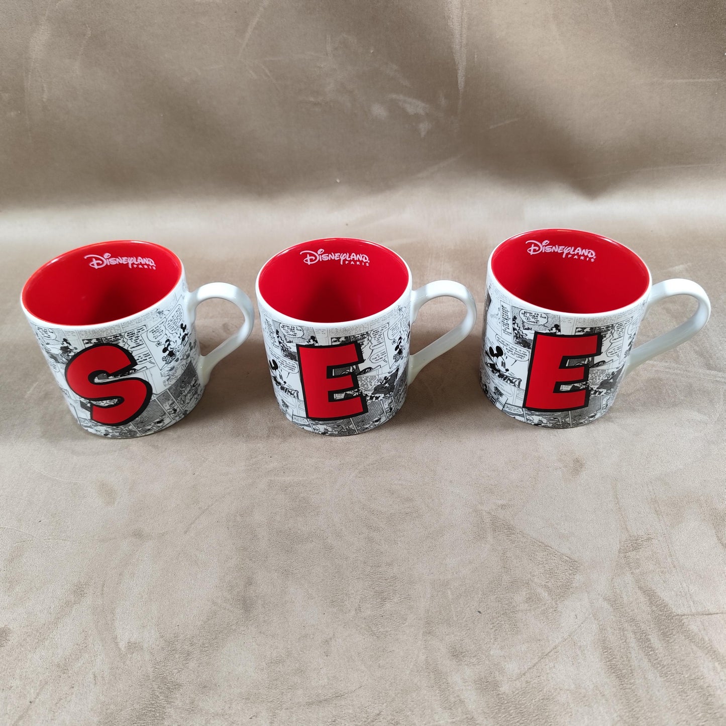 Lot de 3 mugs Disneyland Paris avec les lettres "S" E" "E" en faience à décor de Mickey