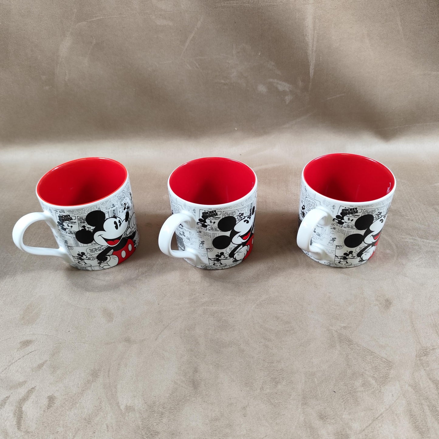 Lot de 3 mugs Disneyland Paris avec les lettres "S" E" "E" en faience à décor de Mickey