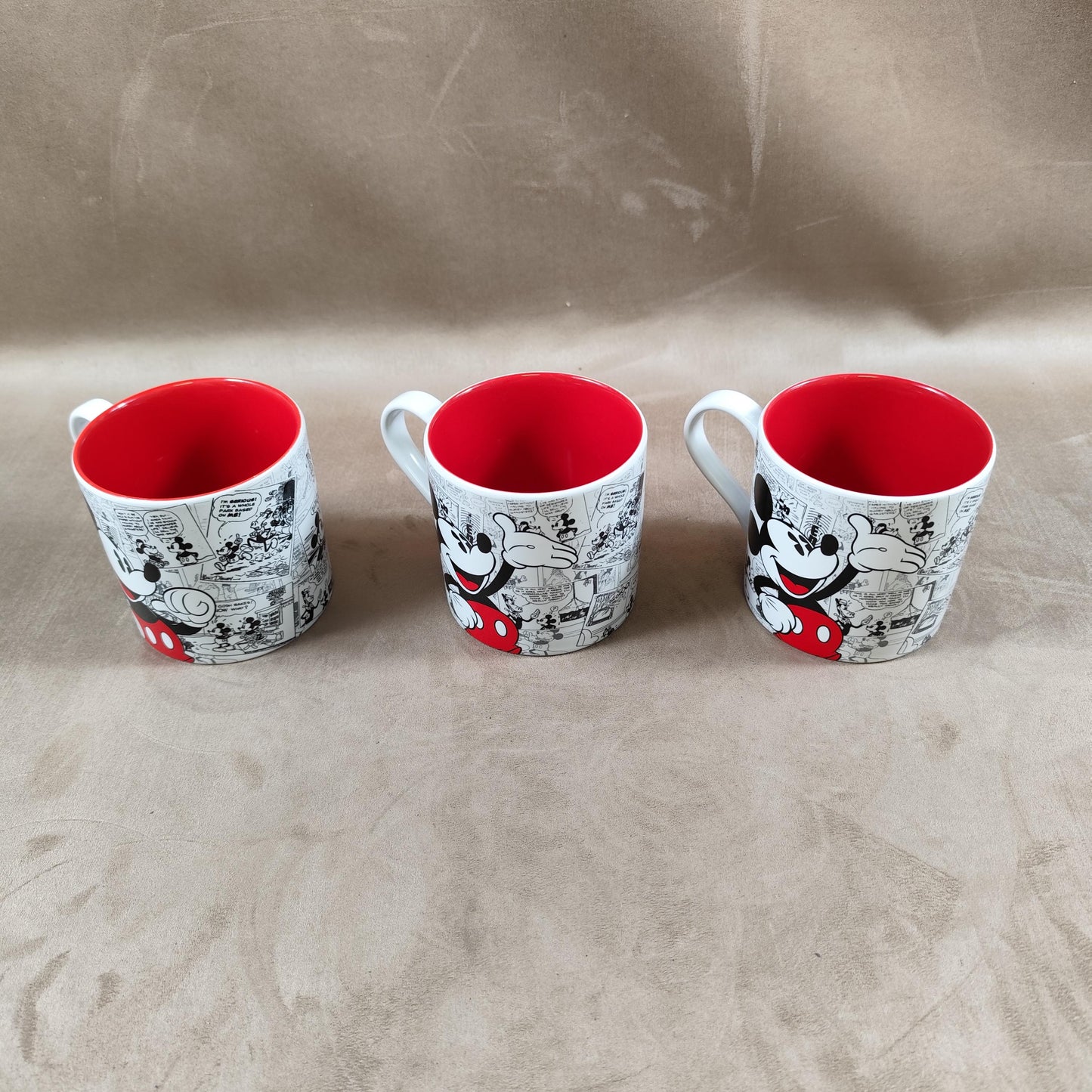 Lot de 3 mugs Disneyland Paris avec les lettres "S" E" "E" en faience à décor de Mickey