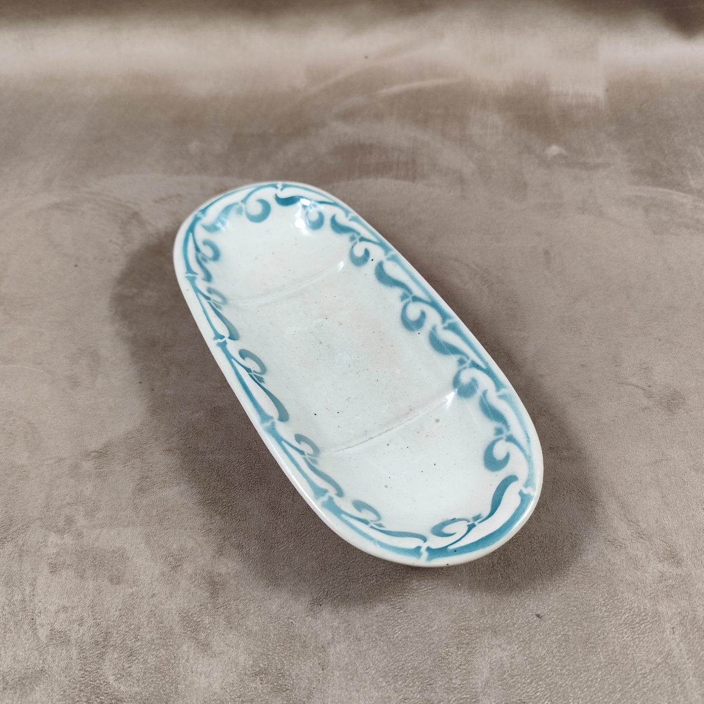 Porte savon en faïence par Keller et Guerin Made in France 1900