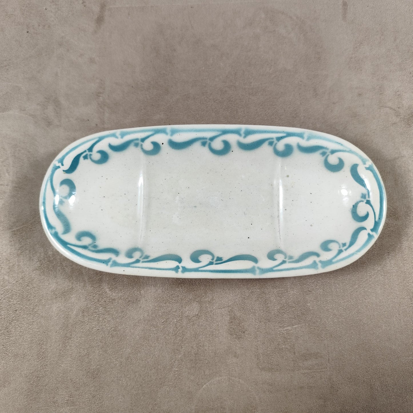 Porte savon en faïence par Keller et Guerin Made in France 1900