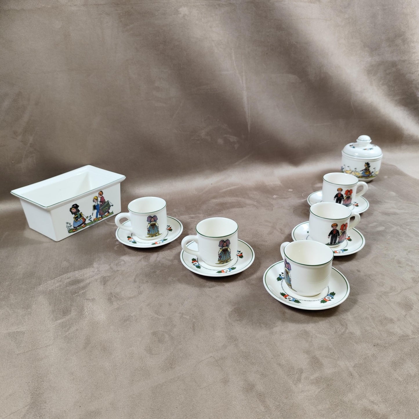 Service à café Hansi d'Alsace en porcelaine par Villeroy & Boch Made in France Vintage 1970