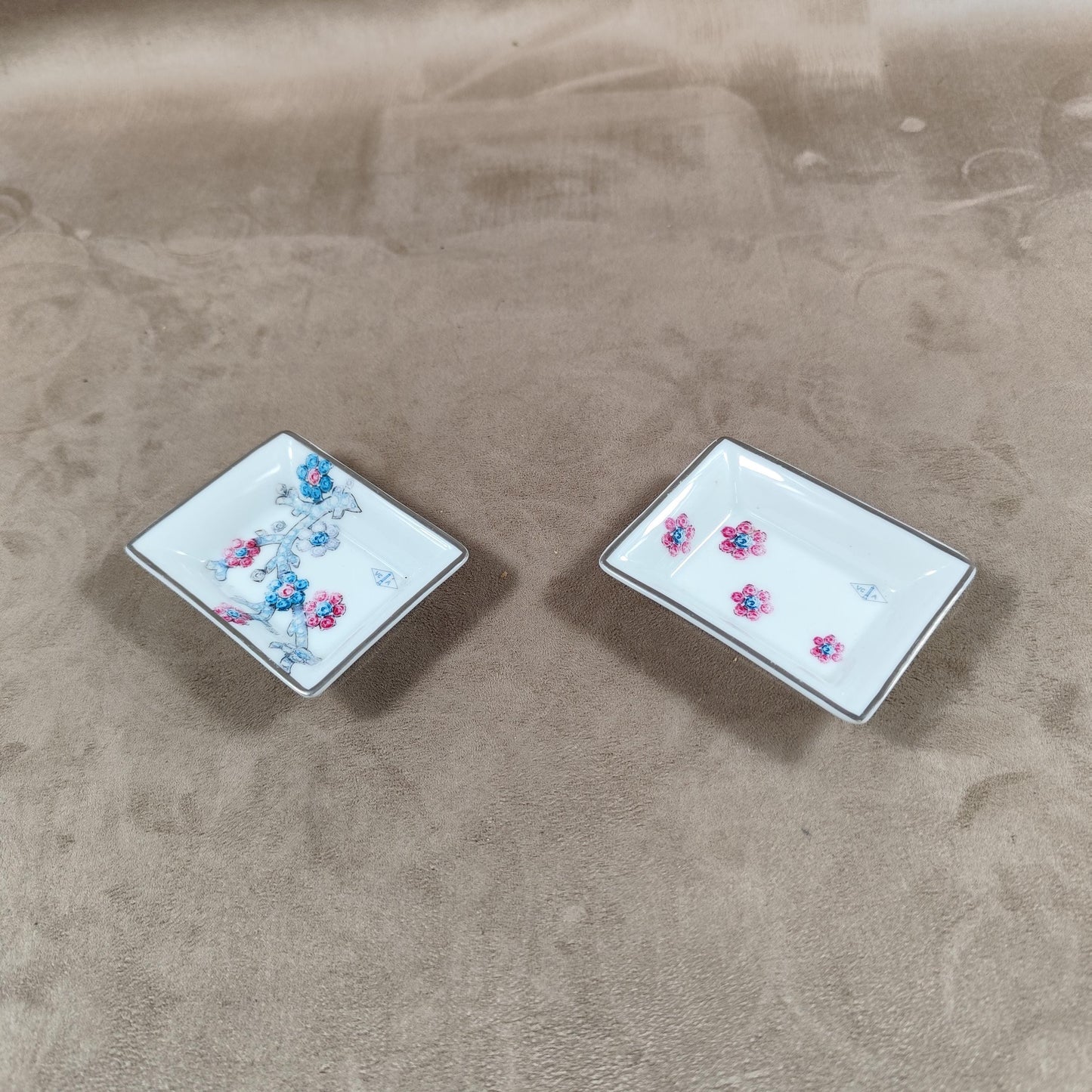 RARE Lot de 2 cendrier Van Cleef & Arpels en porcelaine vintage Made in France 2000