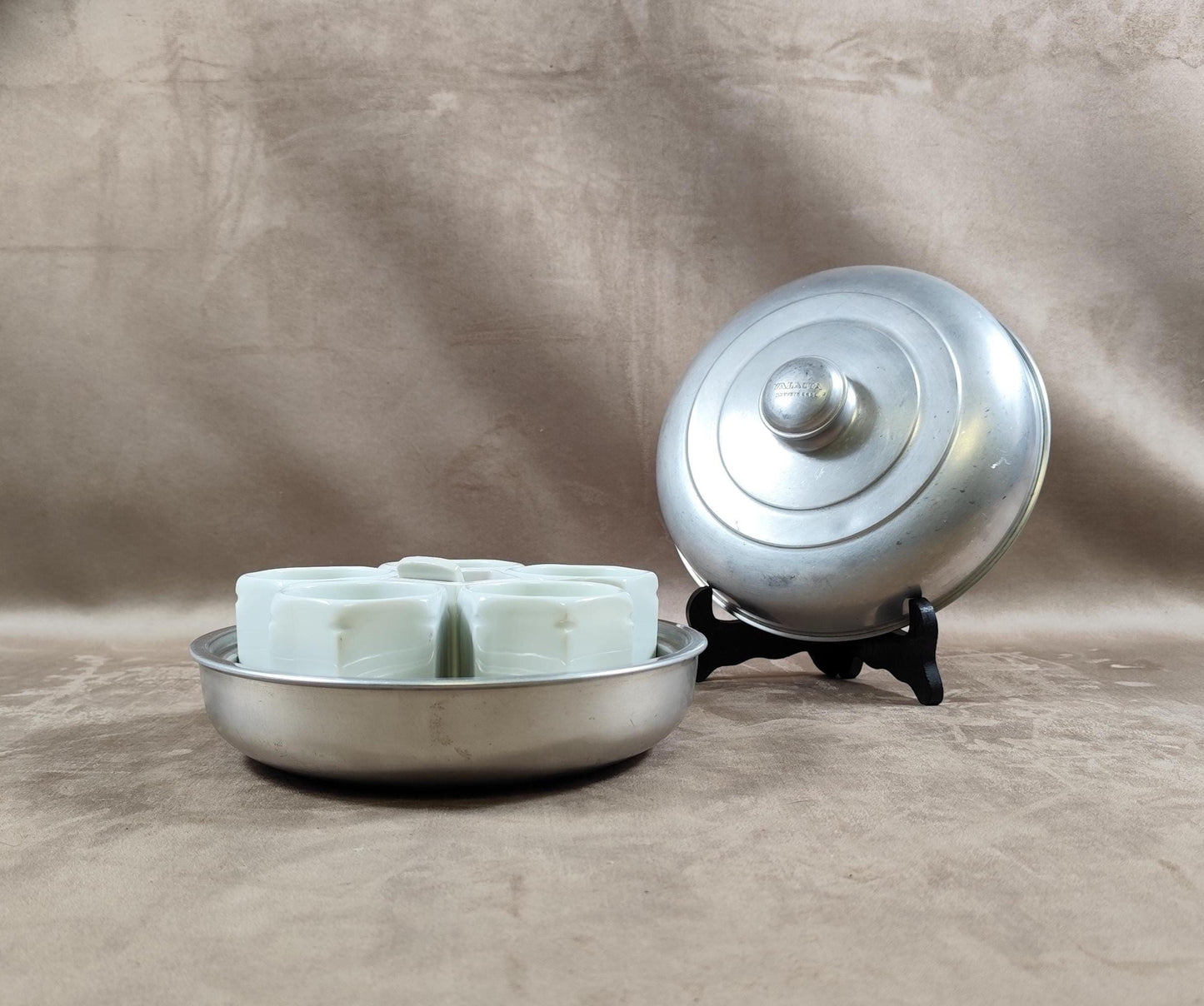 RARE Yaourtière YALACTA en aluminium avec 5 pots pour yaourt et 1 pot à ferment vintage made in France 1950