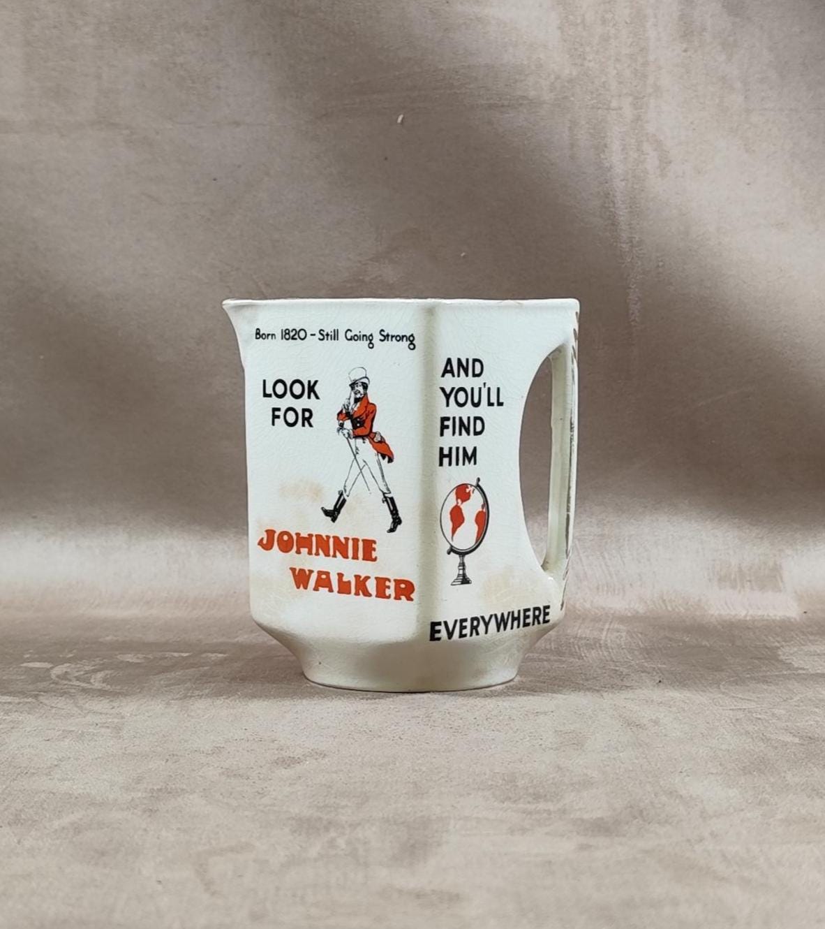 RARE Pichet en faience whisky Johnnie Walker par James Green and Nephew Made in England Vintage 1900
