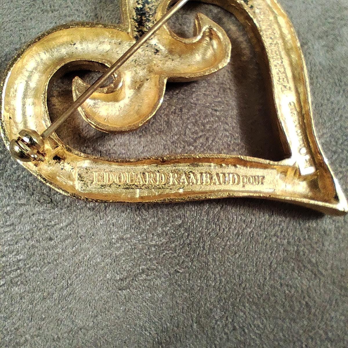 RARE Superbe broche "Edouard Rambaud" Paris / Edition spéciale Champagne Perrier-Joüet Made in France