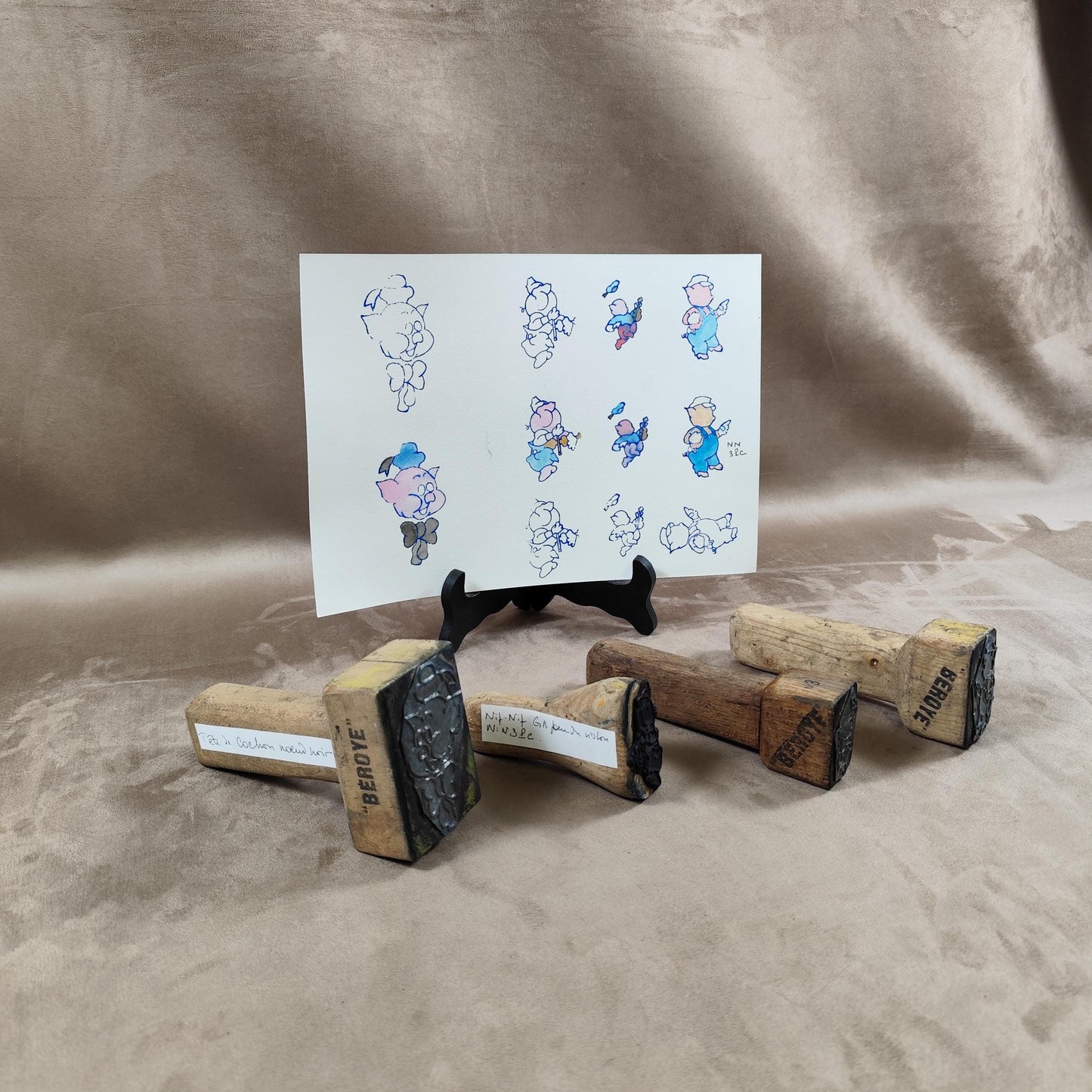 RARE Lot de 4 tampons Walt Disney par BEROYE en bois et métal en forme des 3 petits cochons Made in France Vintage 1950