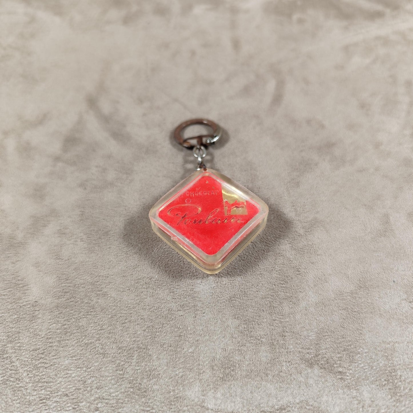 Porte clés Publicitaire Chocolat Poulain avec une vraie fève de cacao Made in France Vintage 1970