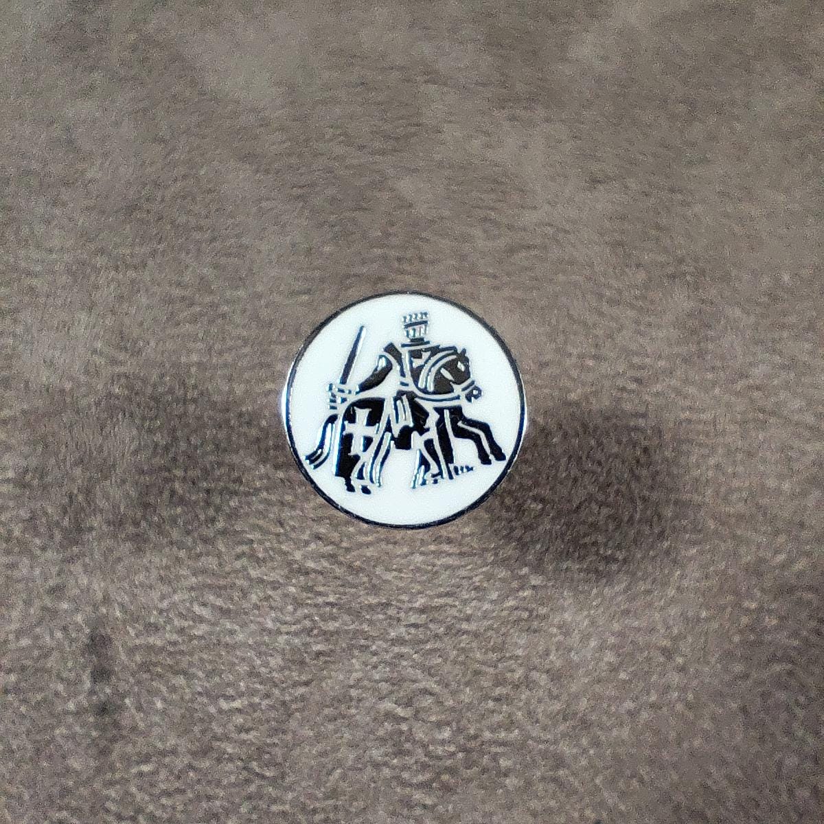 Paire de Bouton de manchette Taittinger en acier Made in France Vintage