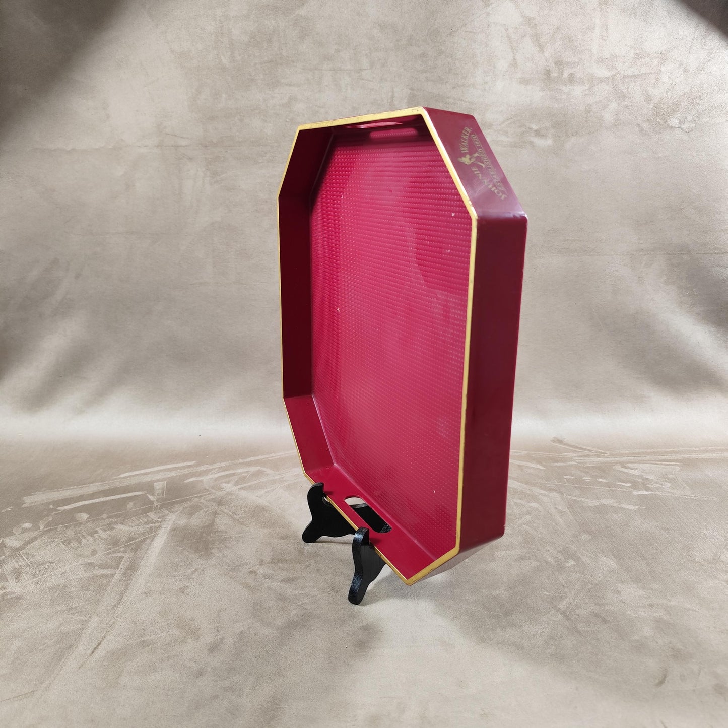 Plateau de Service Johnnie Walker en plastique rouge  Made in France Vintage 1980