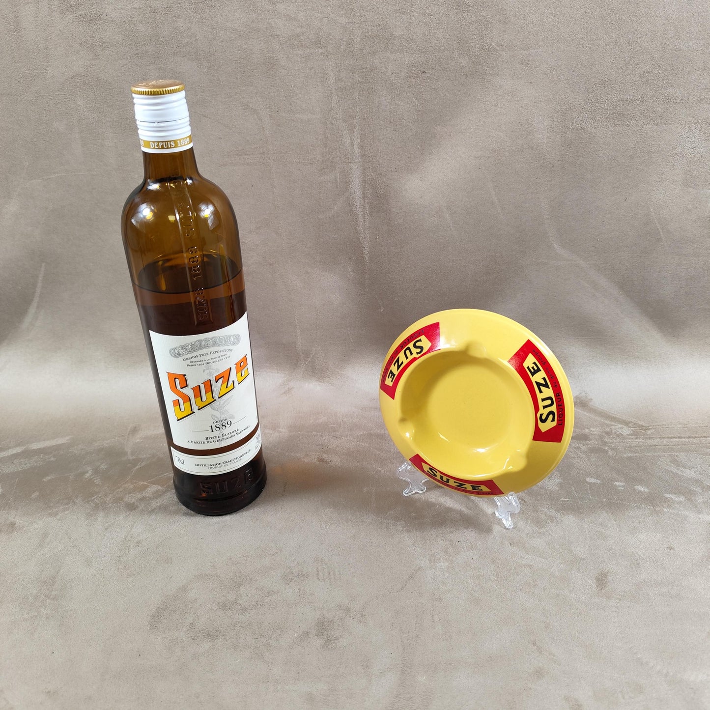 Cendrier en céramique jaune Suze par Moulin des Loups Vintage Made in France 1970