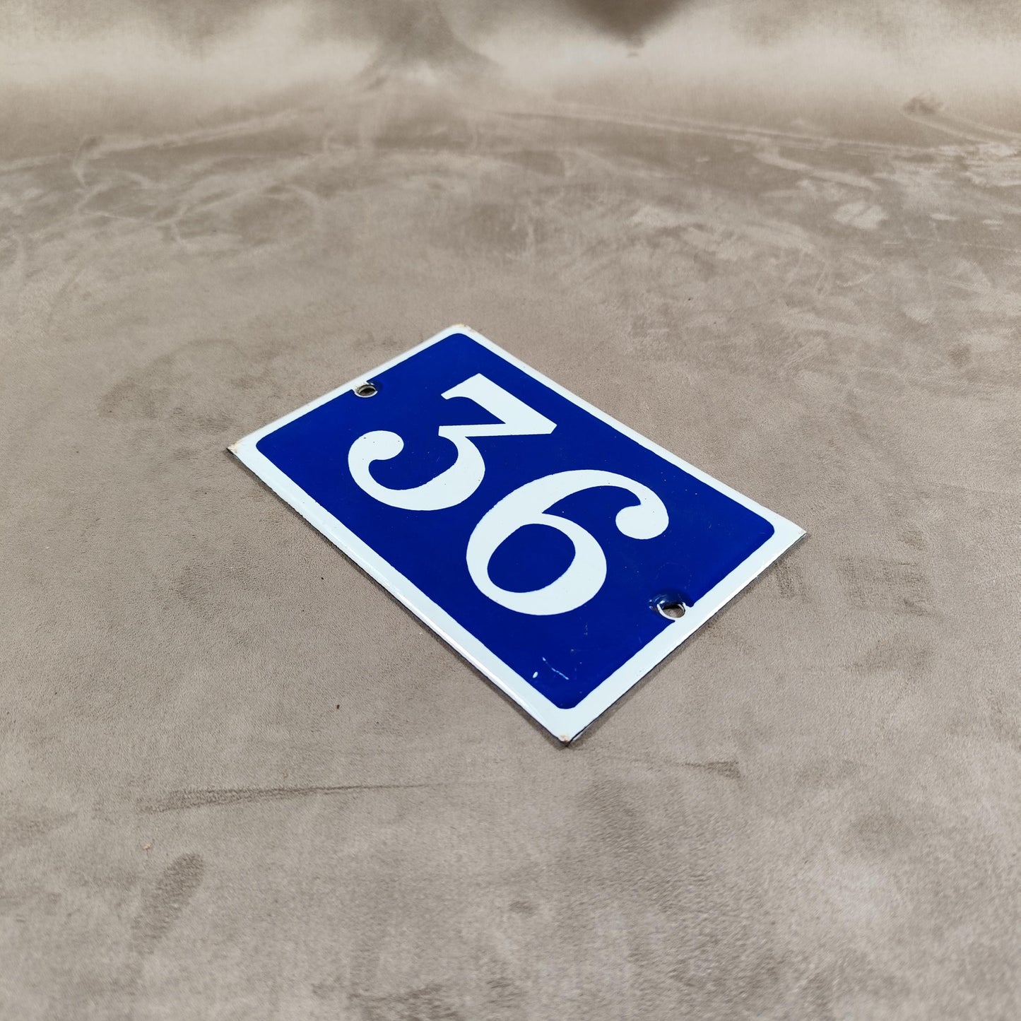 RARE Plaque de rue de ville Française Numéro 36 en tôle émaillée bleue Made in France Vintage 1950