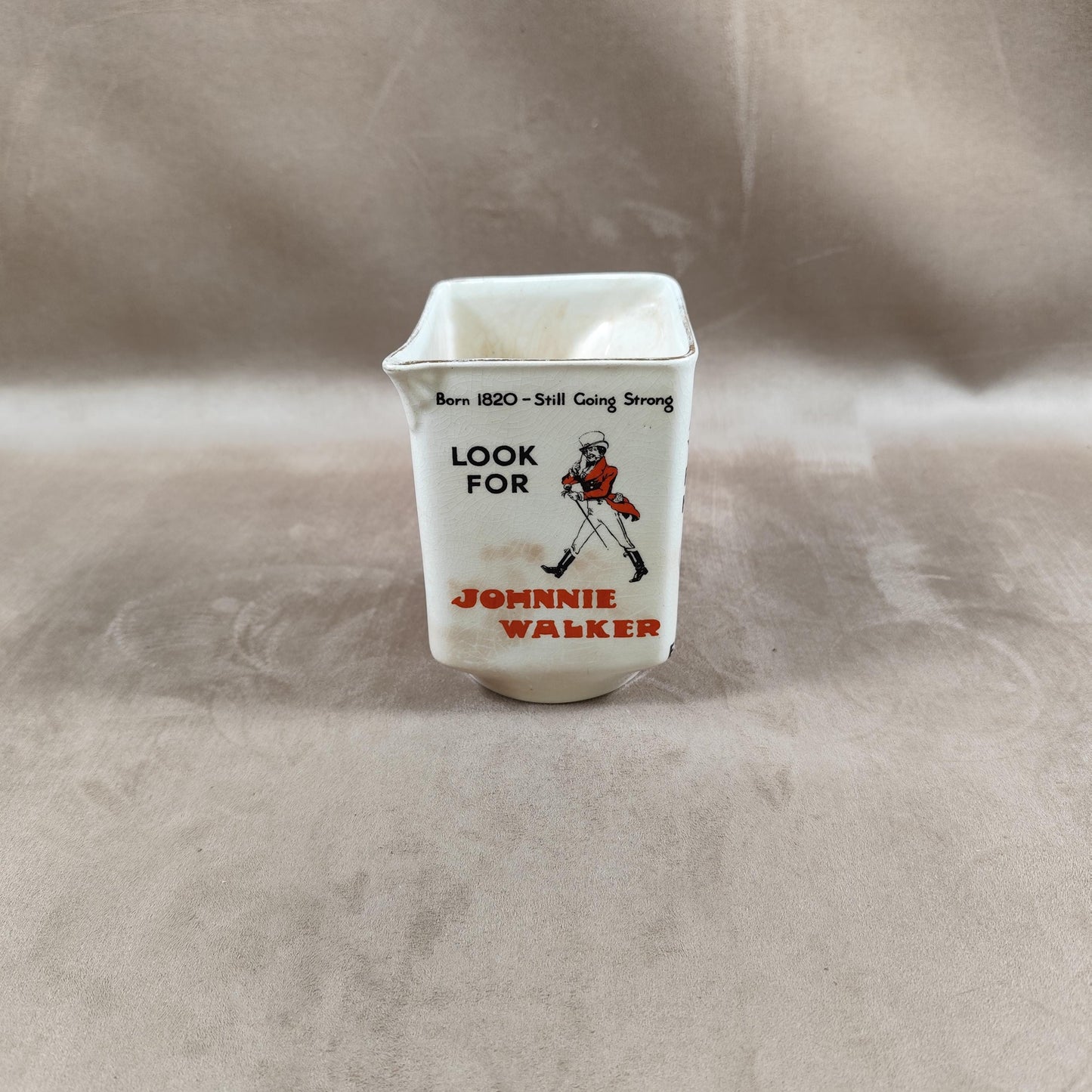 RARE Pichet en faience whisky Johnnie Walker par James Green and Nephew Made in England Vintage 1900