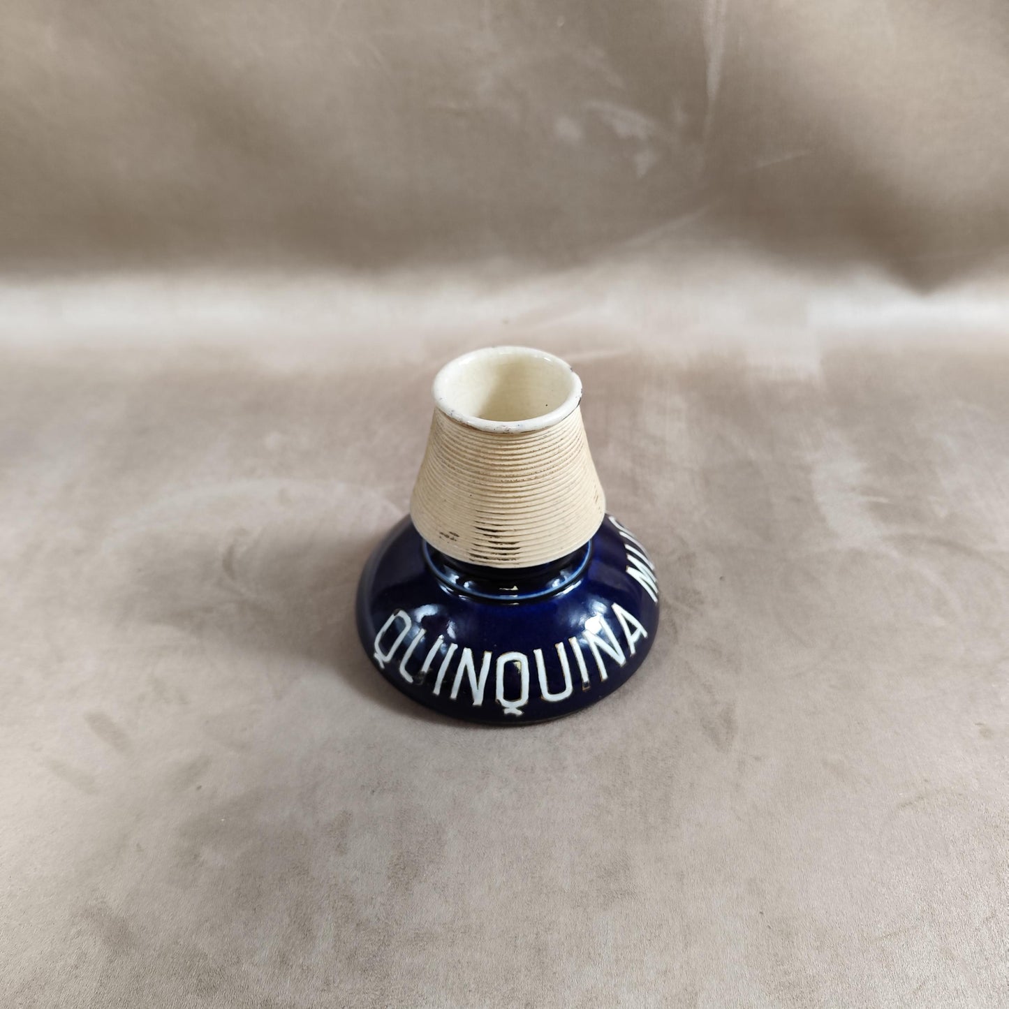 VERY RARE Pyrogène publicitaire Quinquina Mugnier en faience émaillée Made in France 1900