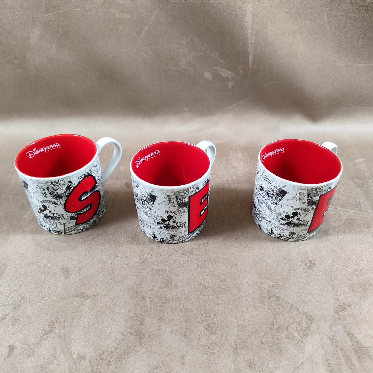 Lot de 3 mugs Disneyland Paris avec les lettres "S" E" "E" en faience à décor de Mickey