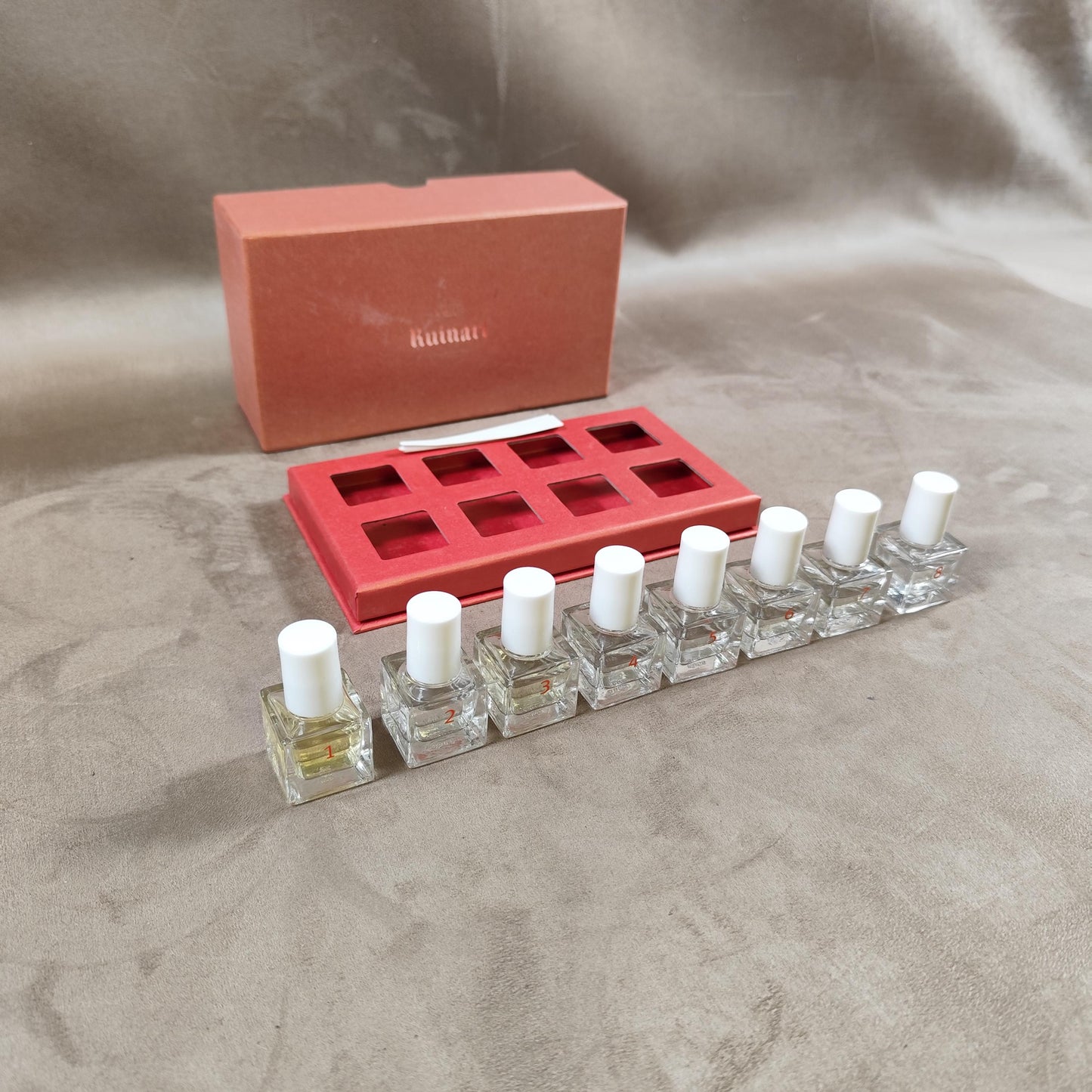 RARE Coffret Olfactif Ruinart complet comprenant 8 flacons de parfums Made in France