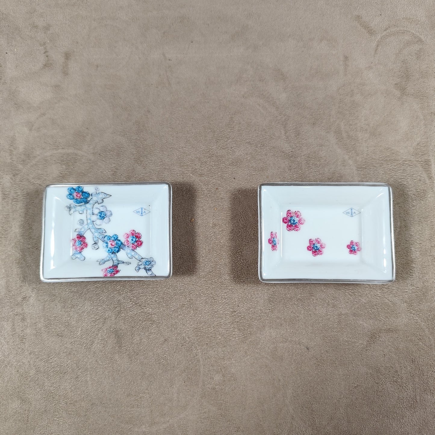 RARE Lot de 2 cendrier Van Cleef & Arpels en porcelaine vintage Made in France 2000
