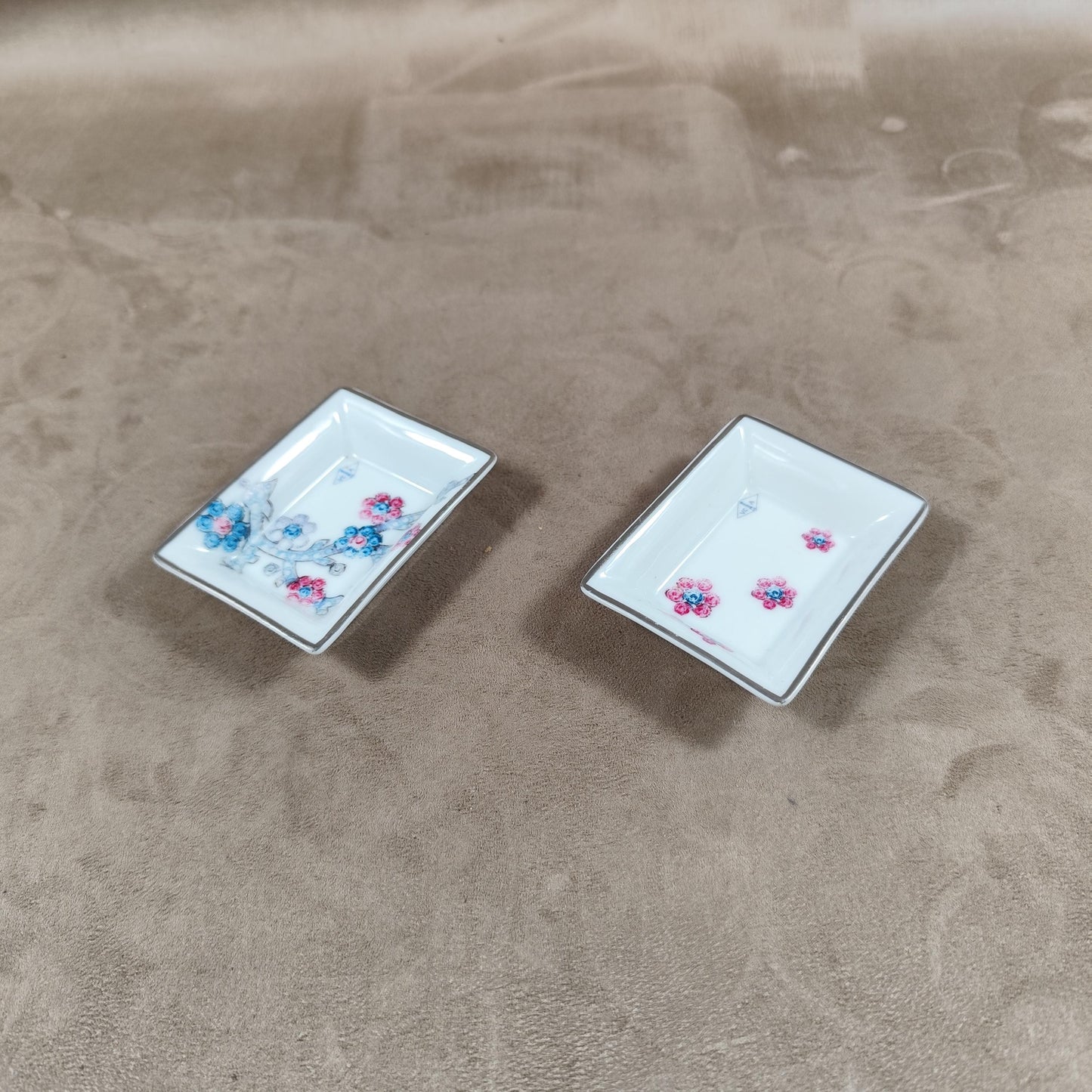 RARE Lot de 2 cendrier Van Cleef & Arpels en porcelaine vintage Made in France 2000
