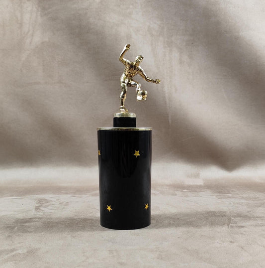 Distributeur boite à cigarette en plastique à décor de joueur de foot vintage Made in France