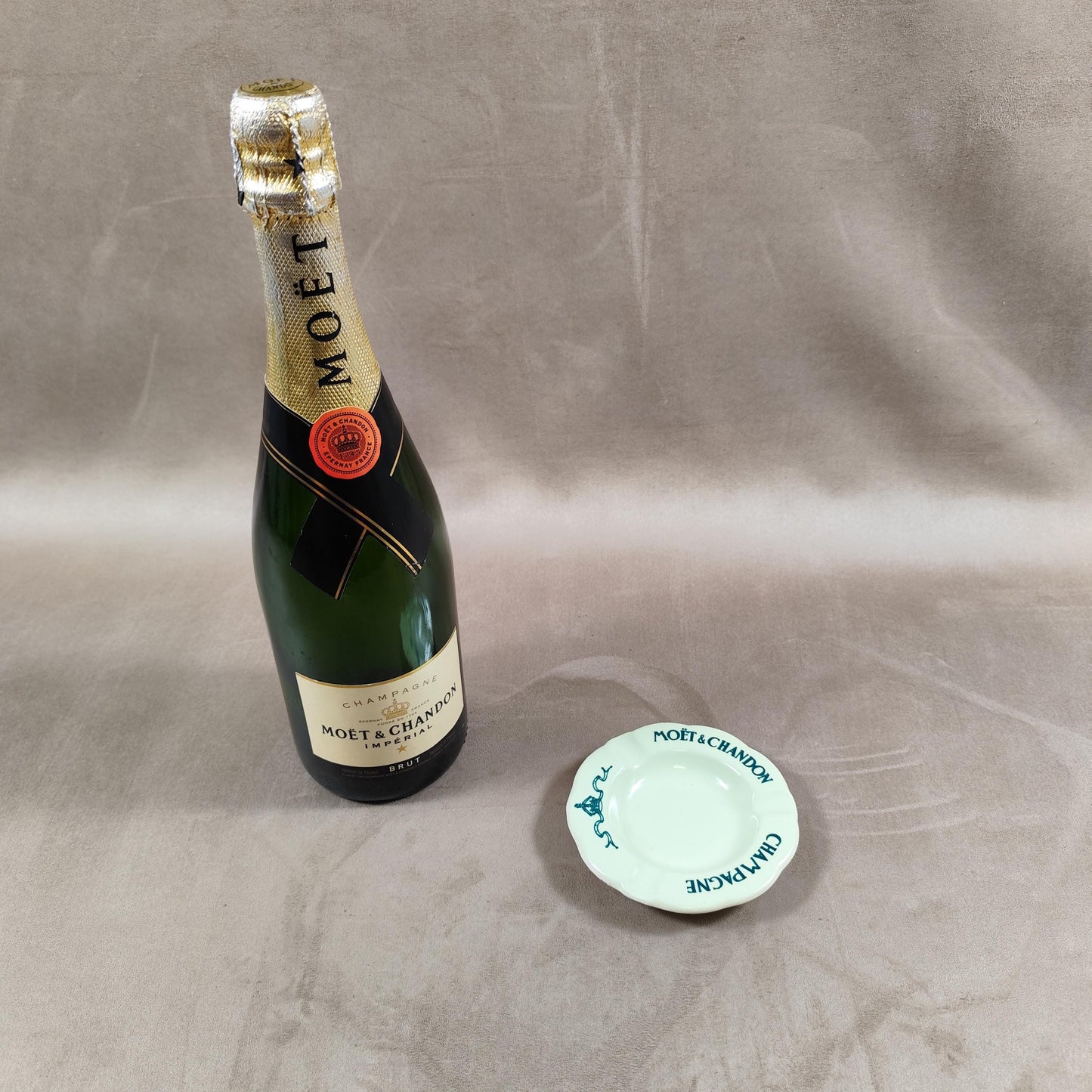 Cendrier champagne Moet & Chandon en faience verte Made in France Vintage 1960
