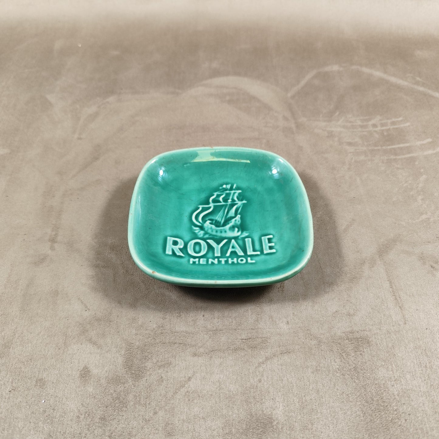 Cendrier Royale Menthol en faience verte Longchamp Made in France Vintage 1960
