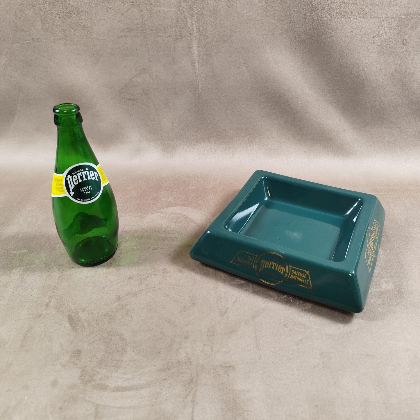 Cendrier Perrier en céramique verte Made in France Vintage 1960