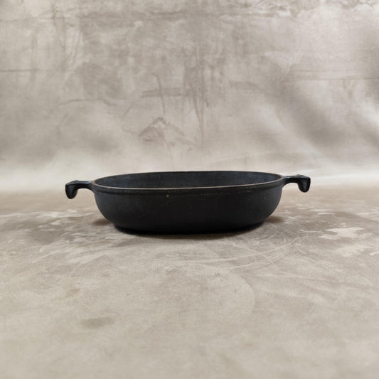 Plat LE CREUSET par Enzo Mari en fonte noire Made in France Vintage 1970