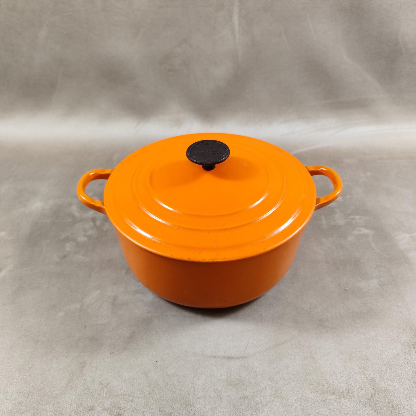 Cocotte LE CREUSET en fonte émaillée orange Made in France Vintage 1980