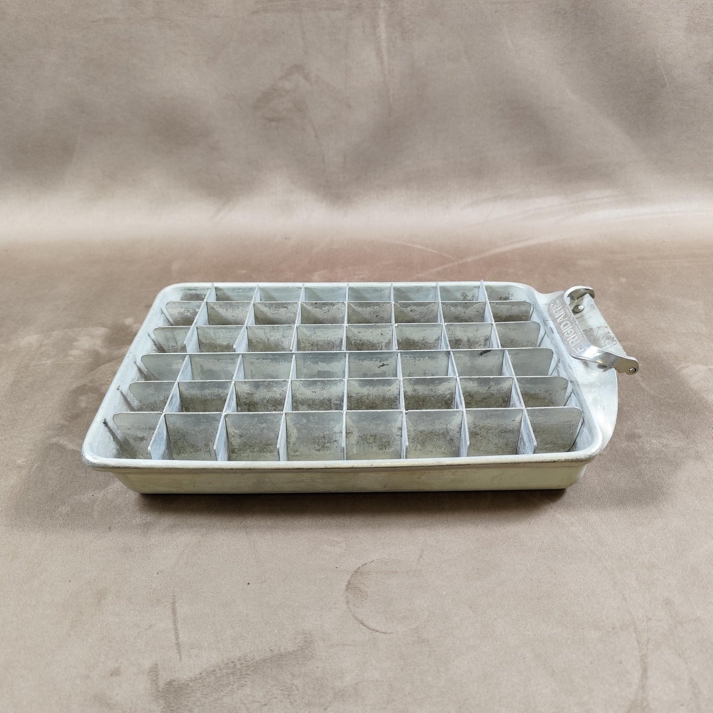 Bac à glaçons FRIGIDAIRE en alu Made in France Vintage 1950