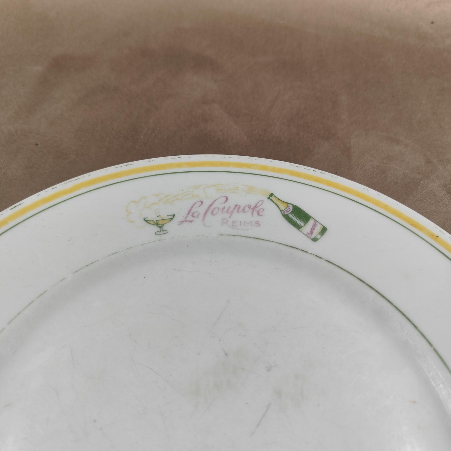 Assiette ancienne du restaurant La Coupole à Reims Made in France Vintage 1970