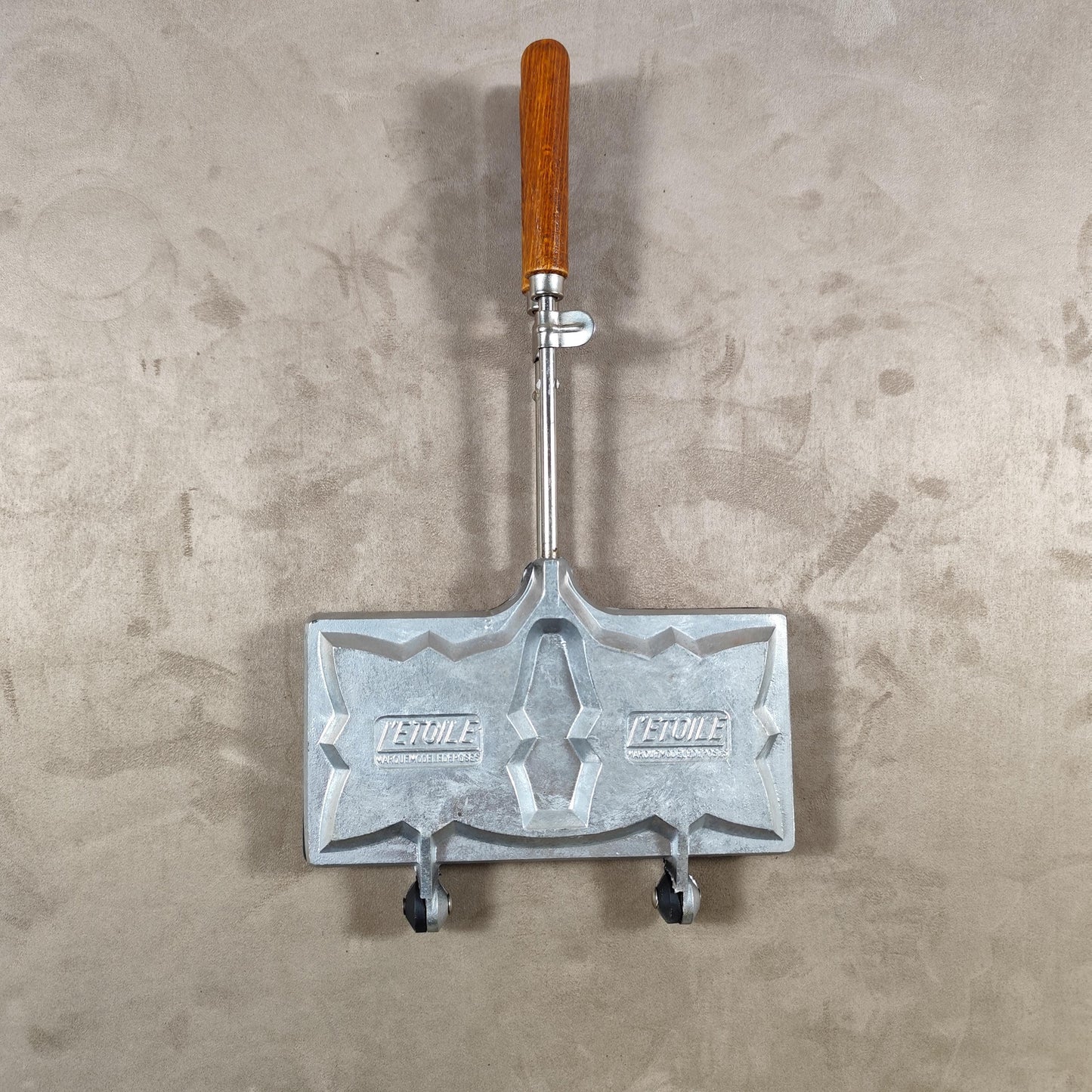 Appareil à croque-monsieur L'ETOILE 2 en fonte d'aluminium Made in France Vintage 1970