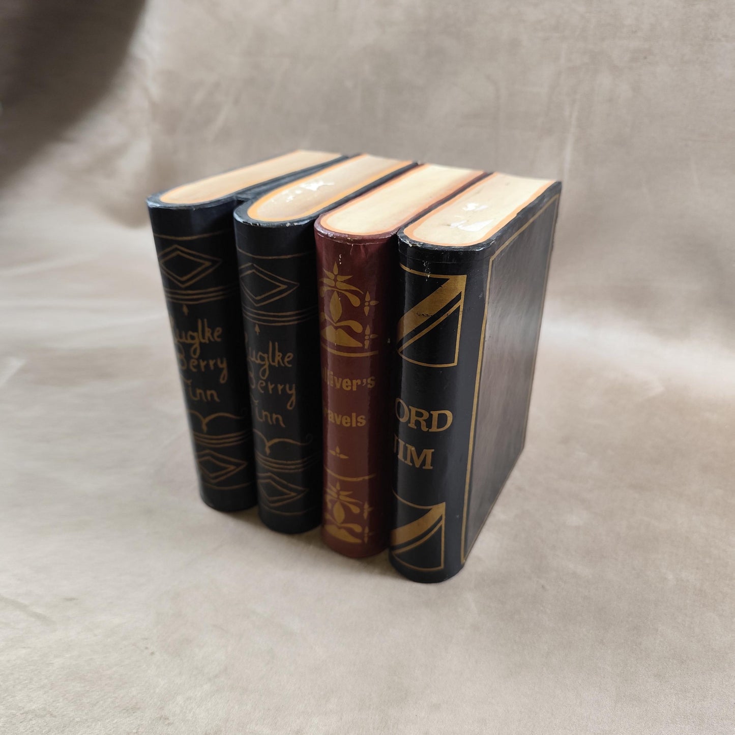 Lot de 2 boites en forme de livres anciens en carton Made in France Vintage 1960