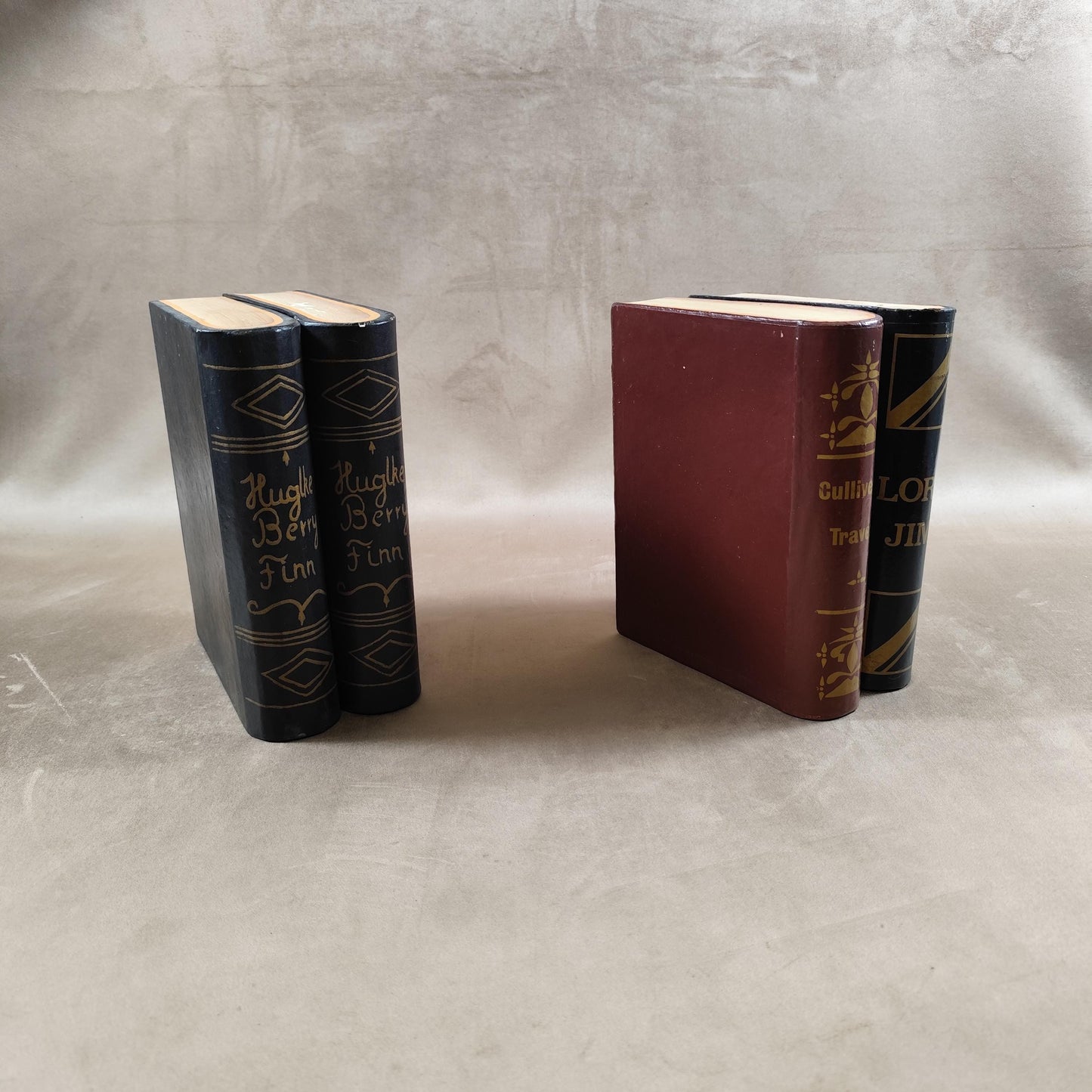 Lot de 2 boites en forme de livres anciens en carton Made in France Vintage 1960