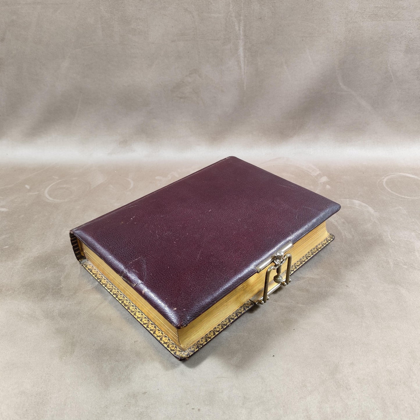 RARE Magnifique album photo en cuir marron et métal Made in France Vintage 1890