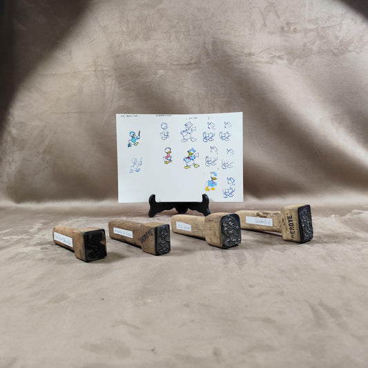 RARE Lot de 4 tampons Walt Disney par BEROYE en bois et métal en forme de RIRI de Picsou Made in France Vintage 1950