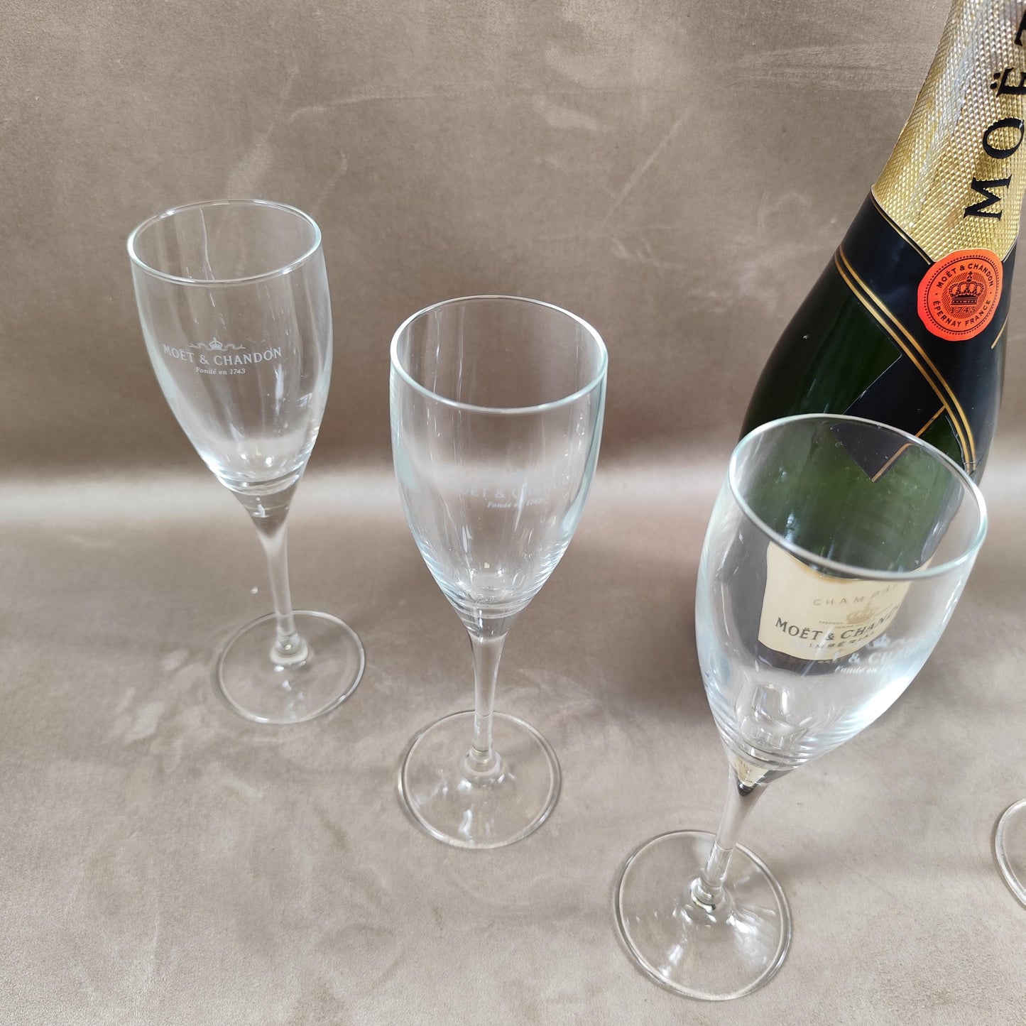 Lot de 6 flutes à Champagne Moet & Chandon en cristal Made in France Vintage 1980