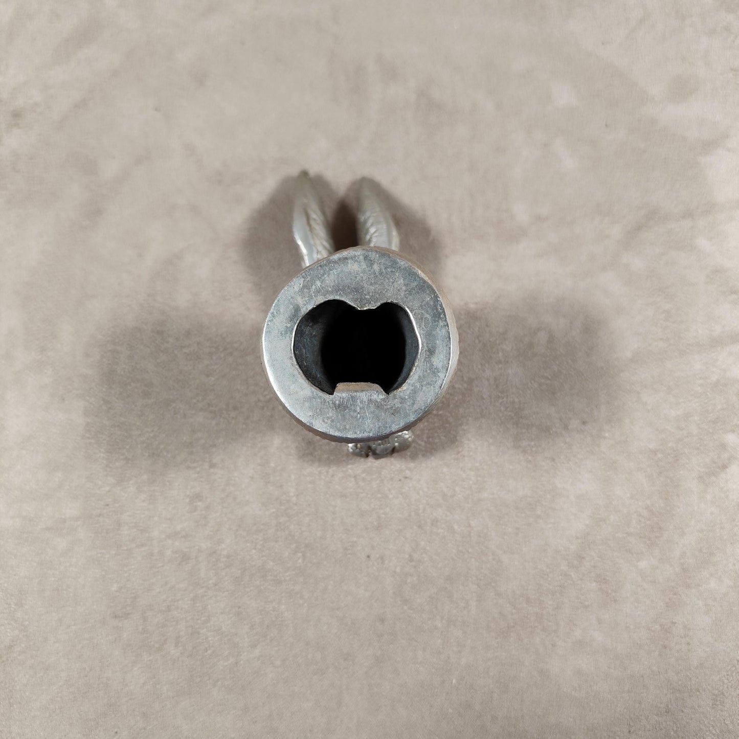 Décapsuleur, Ouvre bouteille en métal en forme de lapin Made in France Vintage 1970