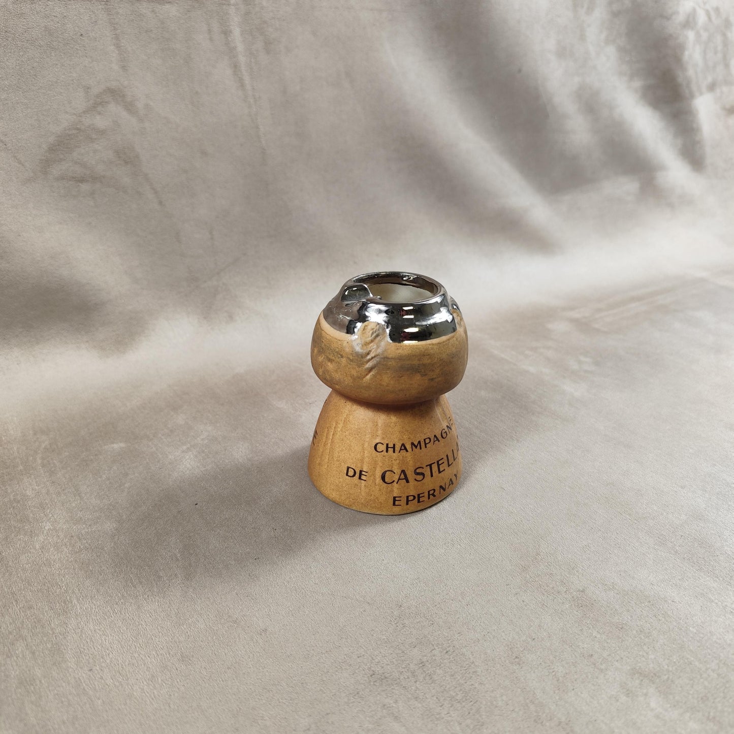 Cendrier publicitaire en forme de bouchon de Champagne De Castelanne Made in France Vintage 1980