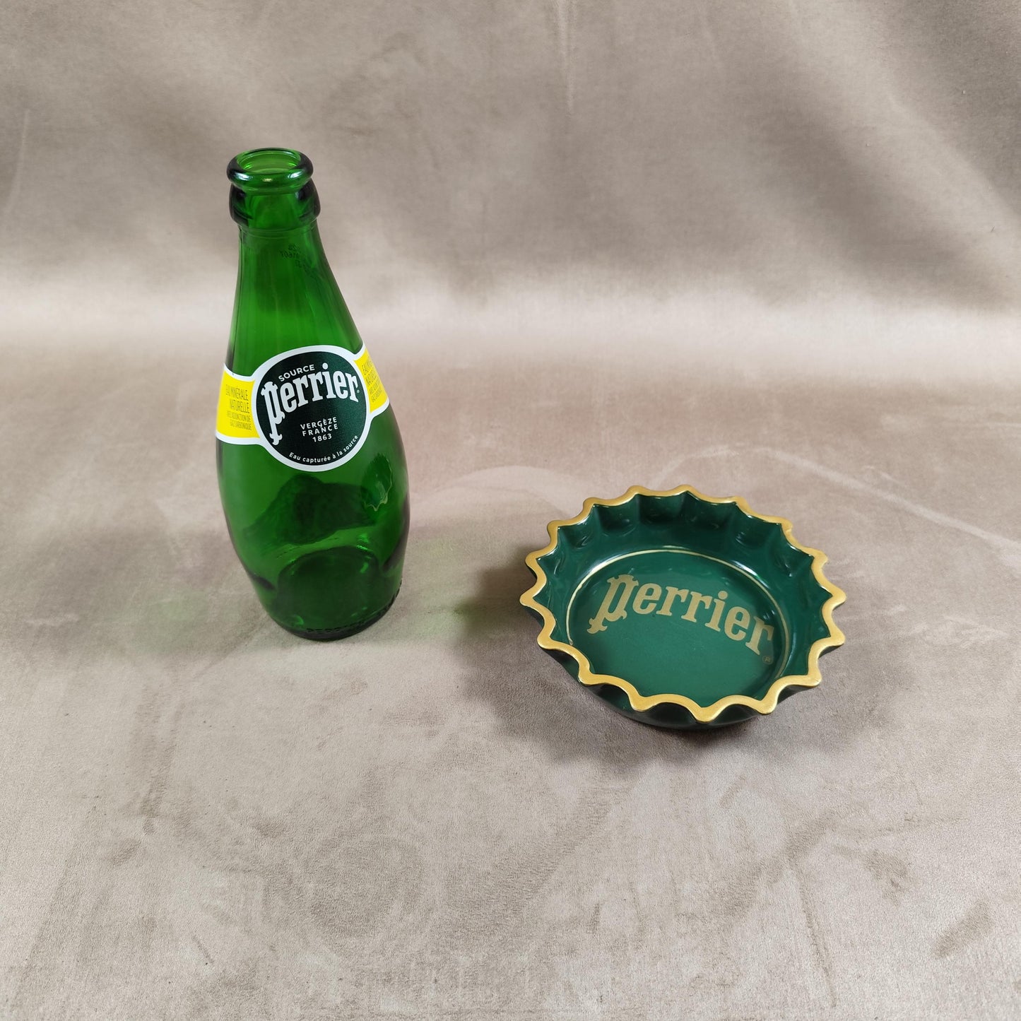 RARE Cendrier Perrier en céramique verte Made in France Vintage 1960
