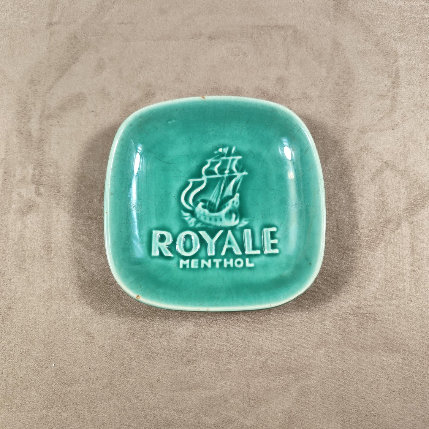Cendrier Royale Menthol en faience verte Longchamp Made in France Vintage 1960