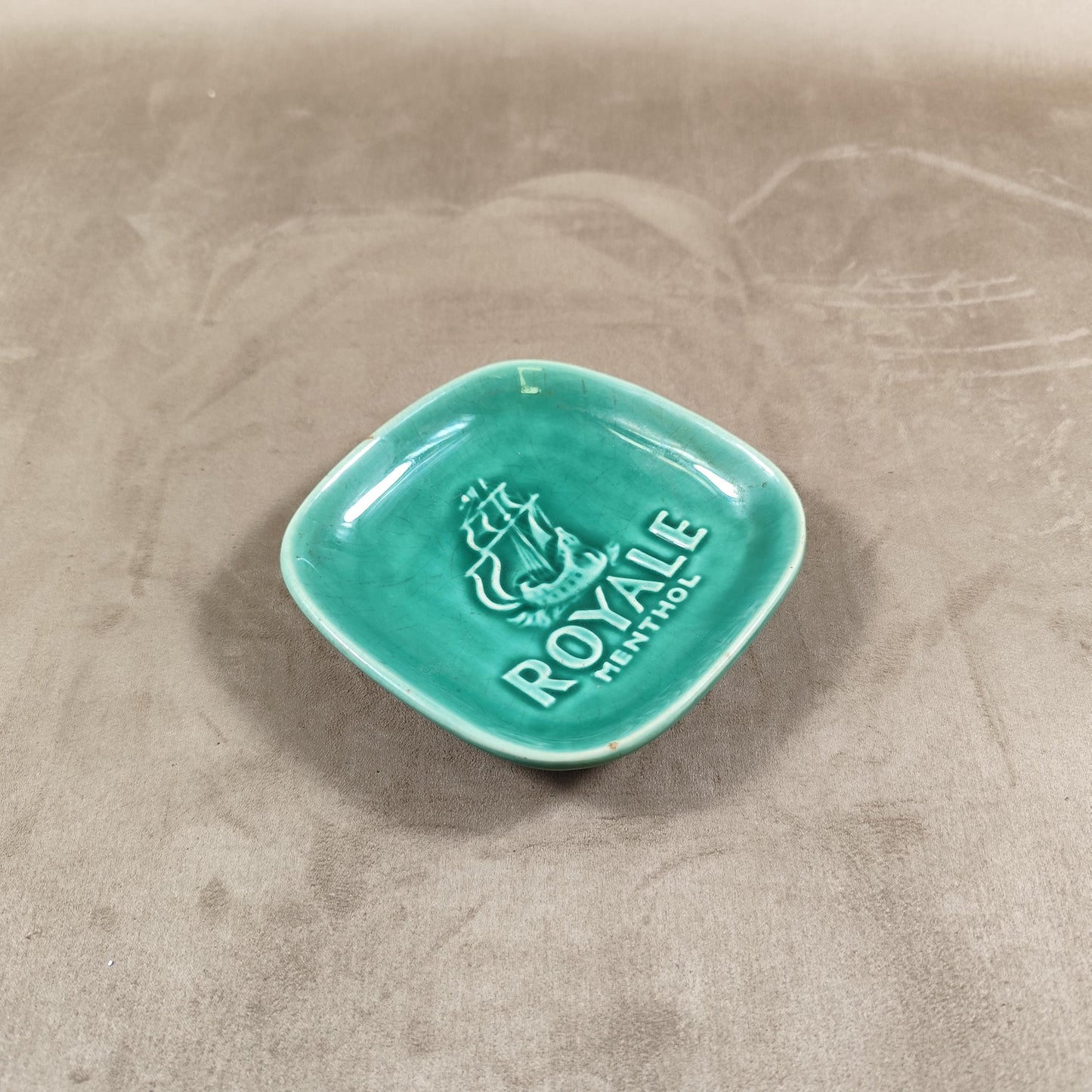 Cendrier Royale Menthol en faience verte Longchamp Made in France Vintage 1960