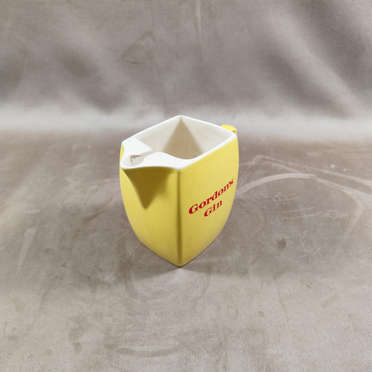 Cruche publicitaire Gordon's Gin en céramique Made in England Vintage 1980