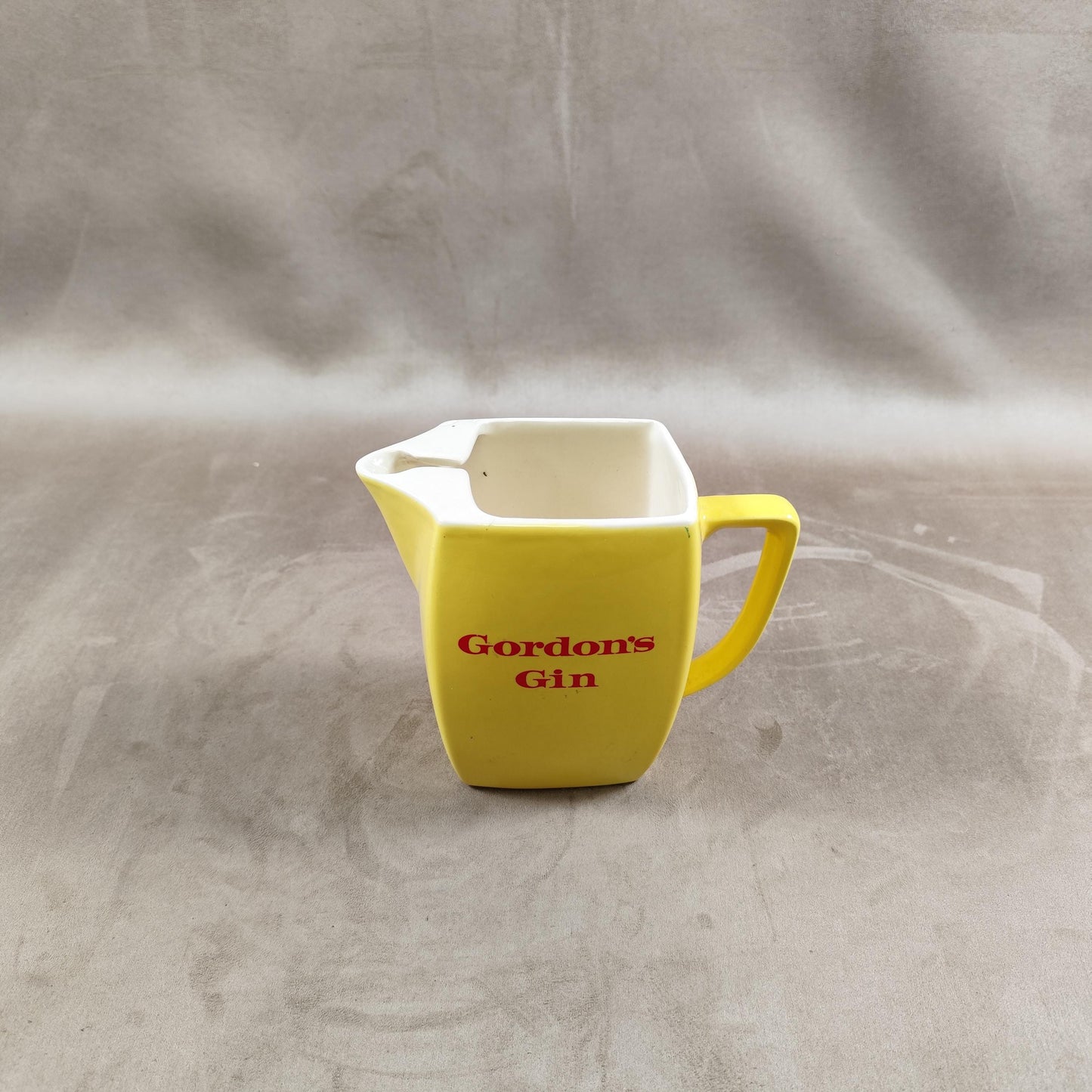 Cruche publicitaire Gordon's Gin en céramique Made in England Vintage 1980