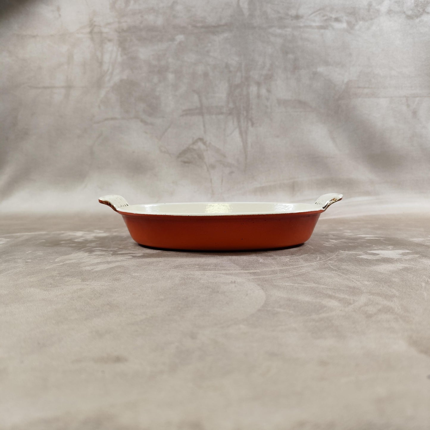 Plat en fonte émaillée orange Made in France Vintage 1970