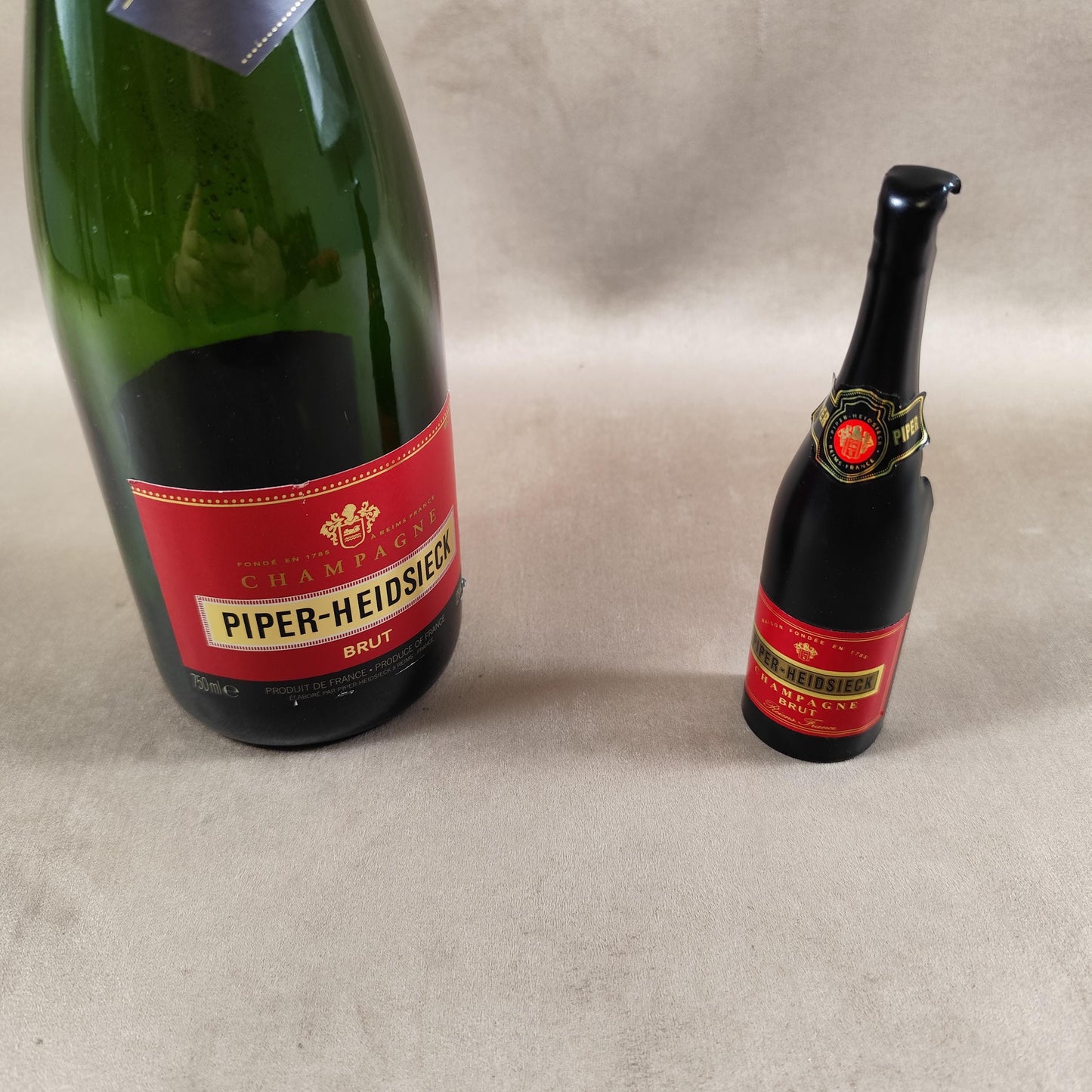 Décapsuleur, Ouvre bouteille Champagne Piper-Heidsieck en métal Made in France Vintage 1980