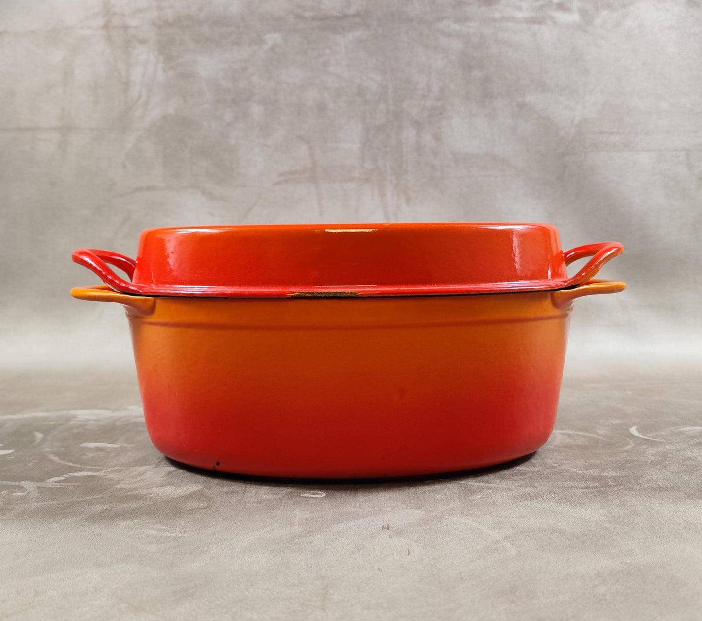 Cocotte DOUFEU en fonte émaillée orange Made in France Vintage 1970