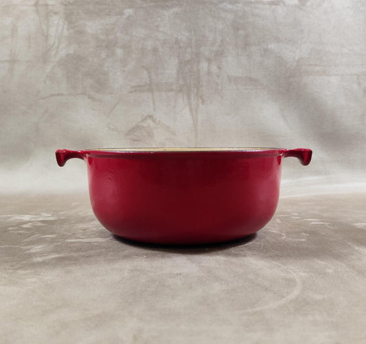 Plat LE CREUSET par Enzo Mari en fonte émaillée rouge Made in France Vintage 1980