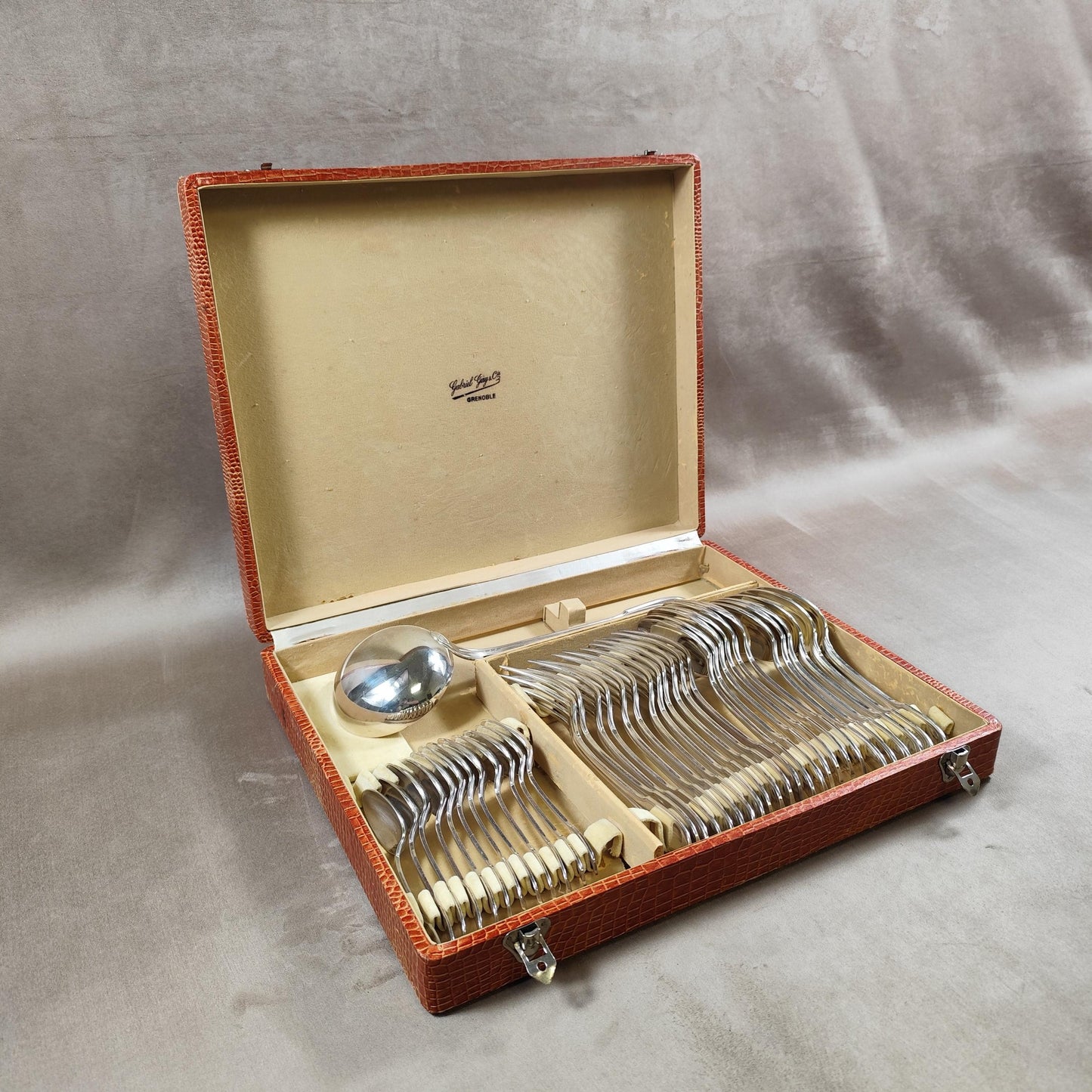 Ménagère 12 personnes 37 pièces SFAM Gabriel Gay Métal argenté Poinçon d'Orfèvre en écrin Vintage 1900