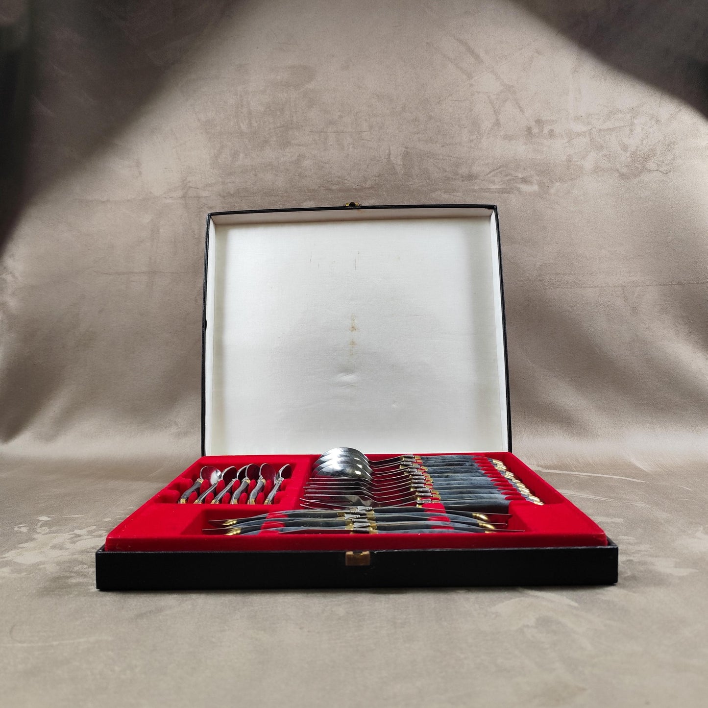 Ménagère 6 personnes 24 pièces Laguiole en inox en écrin Vintage 1980